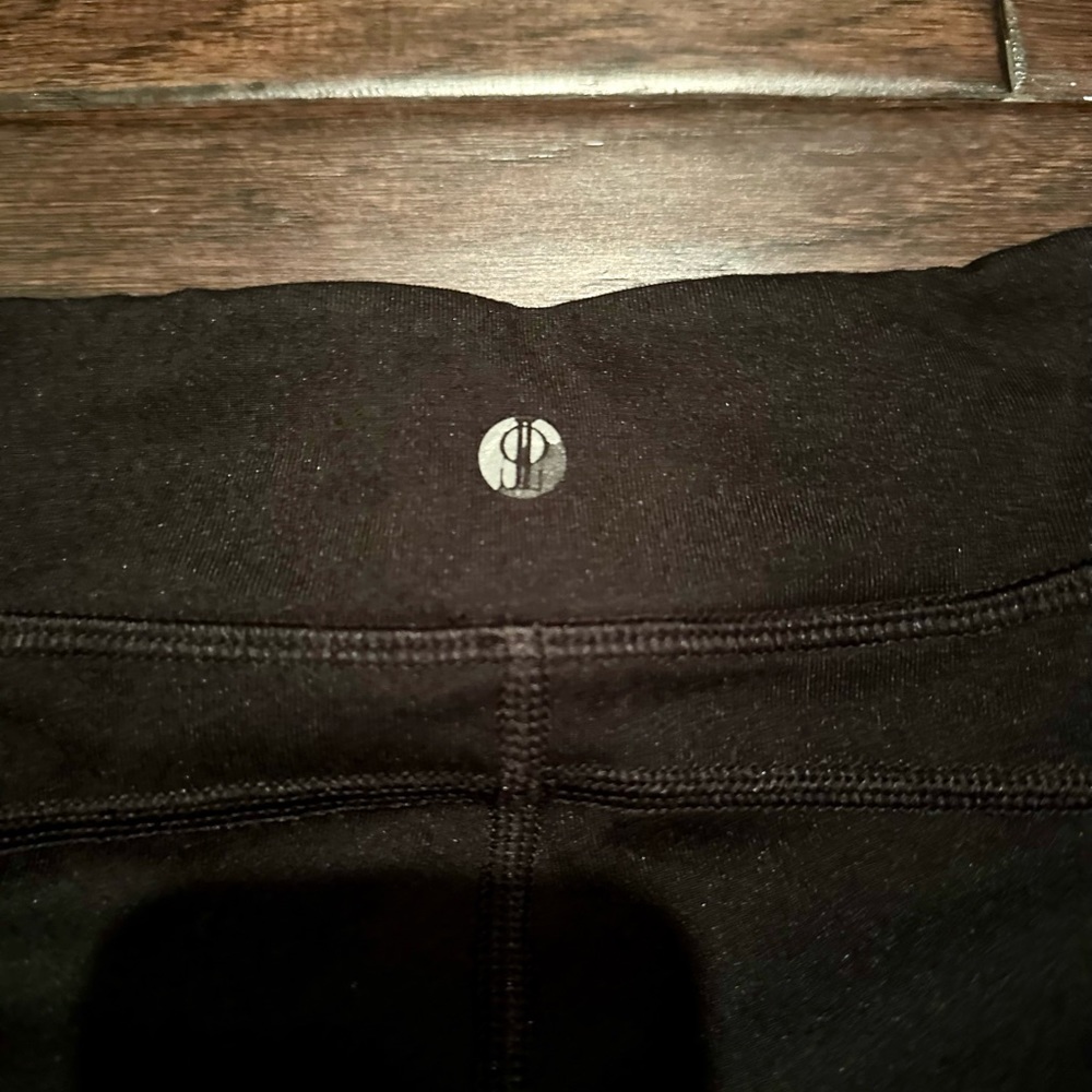 Jennifer Lopez Cropped Leggings/Biker Shorts - Picture 4 of 5